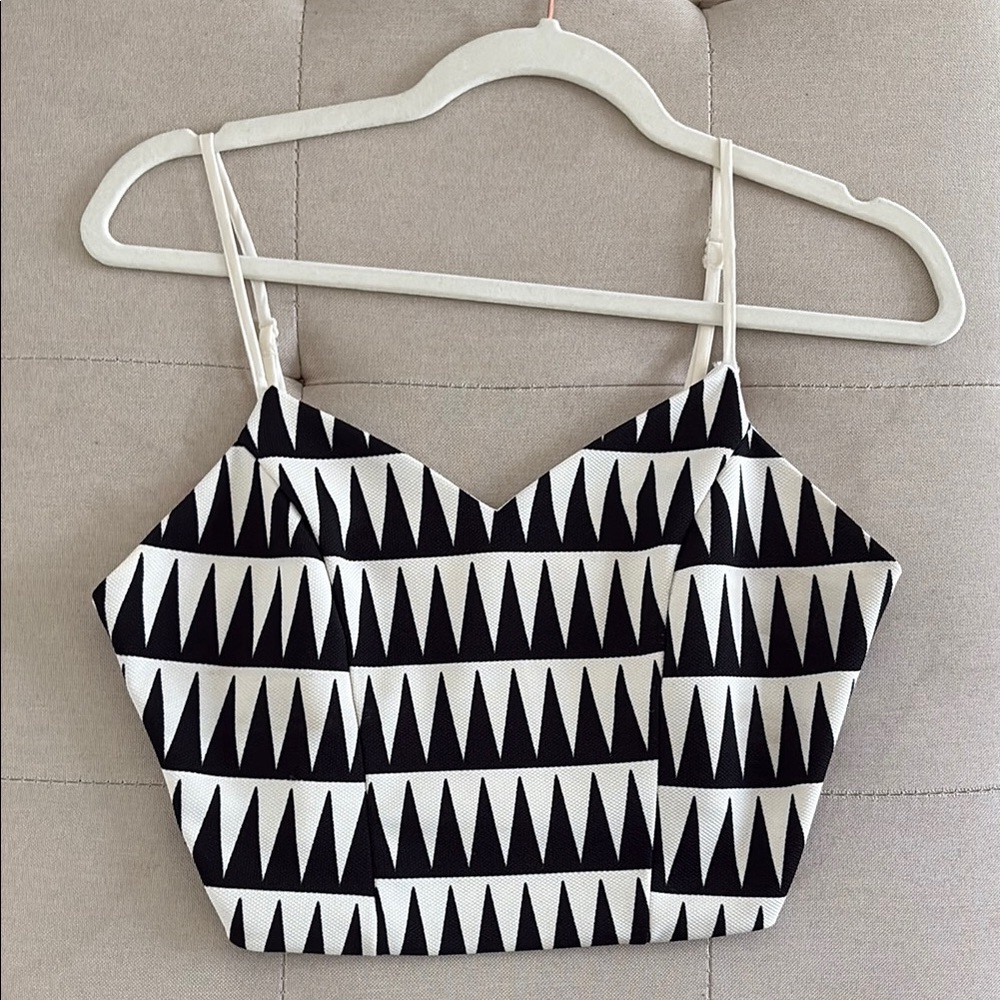 Black and White Graphic Crop Camisole